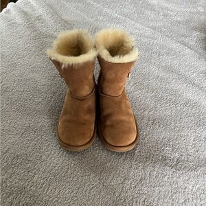 NWOT UGG Bailey button boots - kids 3